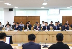 경기도의회 미래과학협력위원회, '생성형 AI 플랫폼 구축사업' 상생협력 공동선언 및 착수 보고회 참석