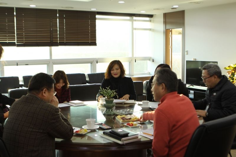 [장안구청장 과 사회복지과 직원들 티타임]