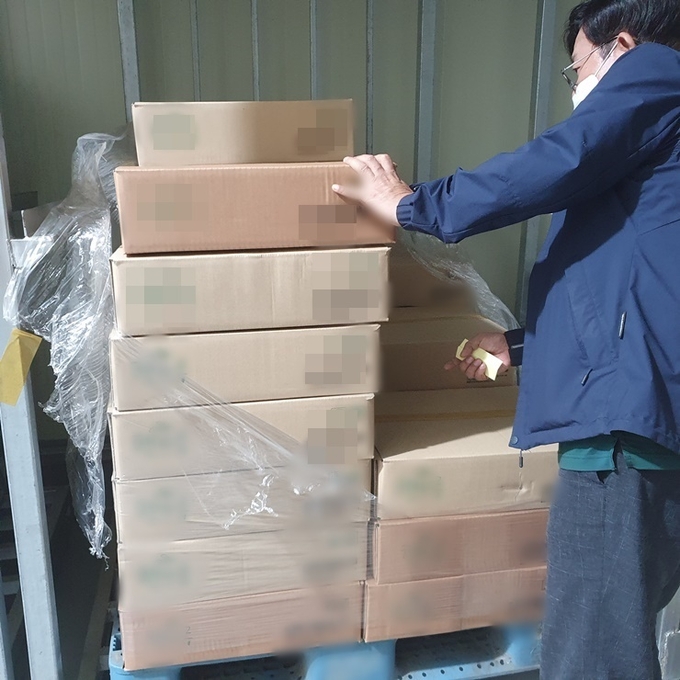 특사경 단속현장 모습(유통기한 경과).