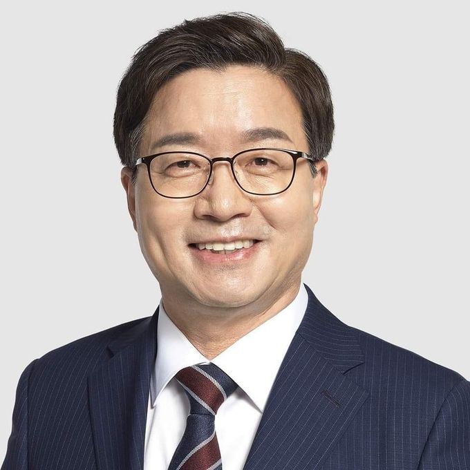 <strong>신임 경기도 경제부지사에 염태영 전 수원시장</strong>
