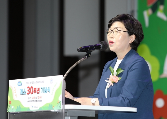 <strong>경기도의회 박옥분 의원이 축사를 하고 있다.</strong>