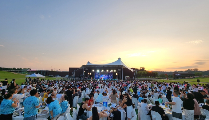 <strong>중국 포상관광단체 치맥파티 모습</strong>