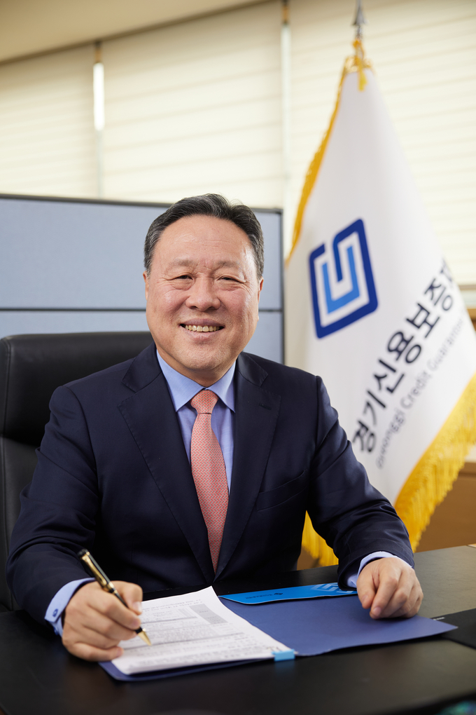 <strong>시석중 이사장</strong>
