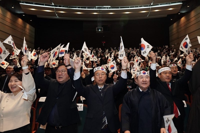 <strong>신상진 성남시장이 제106주년3.1 만세운동 기념식에서 인사말을 하고 있다</strong>