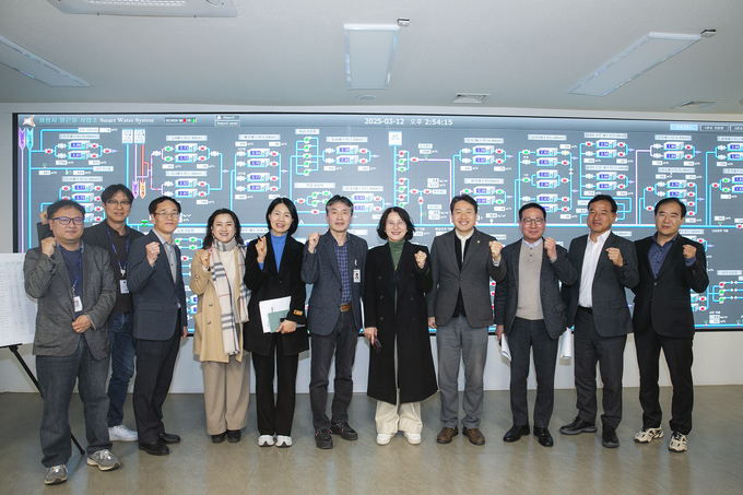 <strong>맑은물사업소 통합상황실 시설 견학</strong>