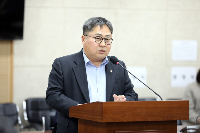 <strong>박현수 의원(수원시 현수막의 친환경 소재 사용 촉진 및 재활용 활성화 조례안)</strong>