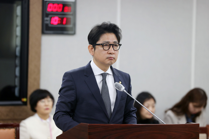 <strong>현경환 의원(영화 영상산업 진흥에 관한 조례안)</strong>