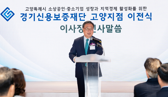 <strong>시석중 이사장이 인사말을 하고 있다.</strong>