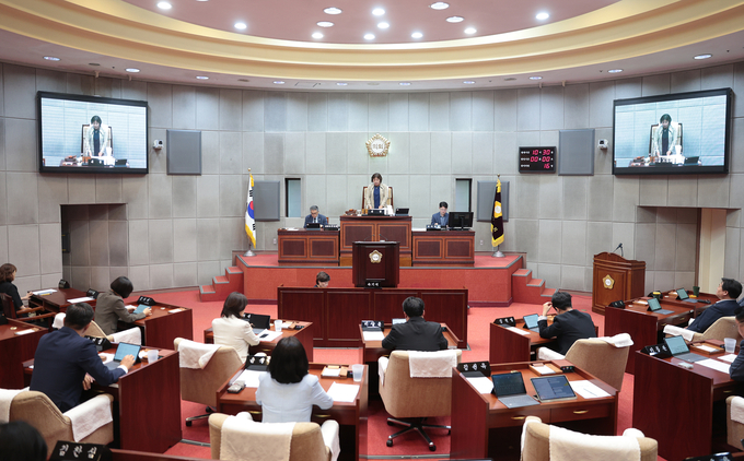 <strong>지난 제328회 1차 정례회 모습</strong>