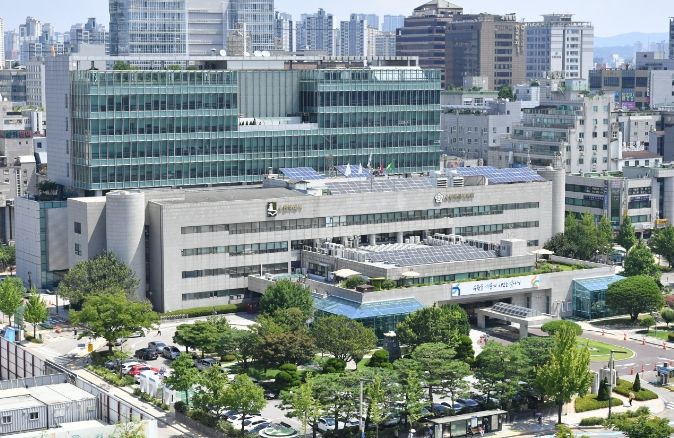 <strong>수원시청 전경</strong>