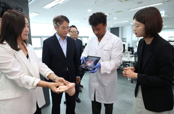 로킷헬스케어를 방문한 이동환 고양특례시장