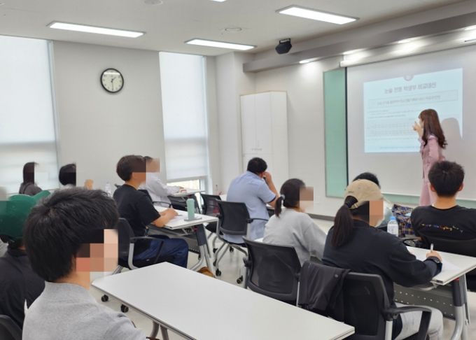 의왕시 꿈드림센터, 학교 밖 청소년 대학 입시 준비를 위한 특강 진행