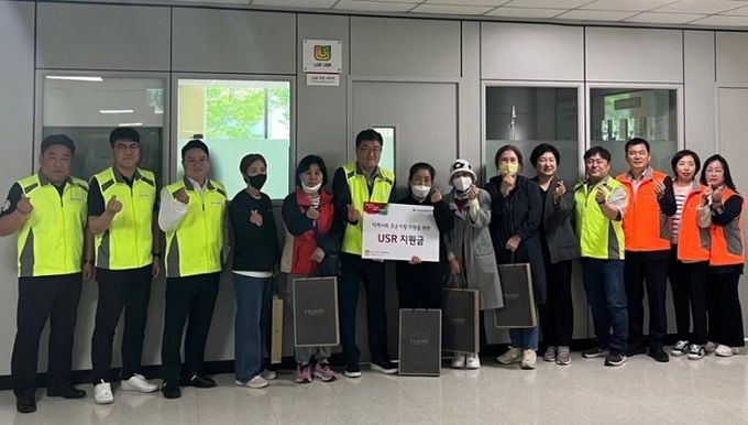 LG전자노동조합평택지부와 평택시 송북동 지역사회보장협의체, 조손가정에 장학금 지원