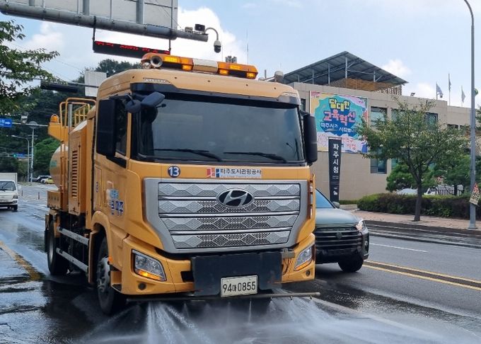 파주도시관광공사, 도로 복사열, 폭염 대응 총력 살수차 집중 운영
