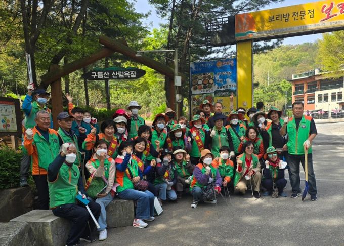 사진은 지난 4월 지역자율방재단이 산불 예방 캠페인을 진행한 사진.
