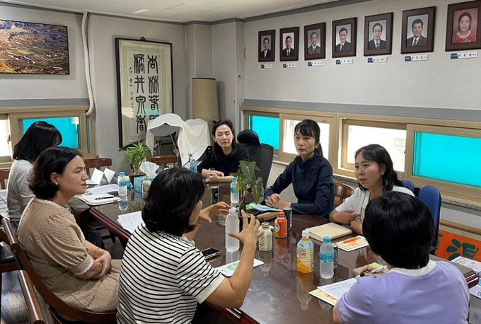 광명시는 지난 27일 철산동 약사회관에서 광명시 약사회와 간담회를 진행하고 의약품 안전관리 교육 관련 업무 협력을 강화하기로 했다.