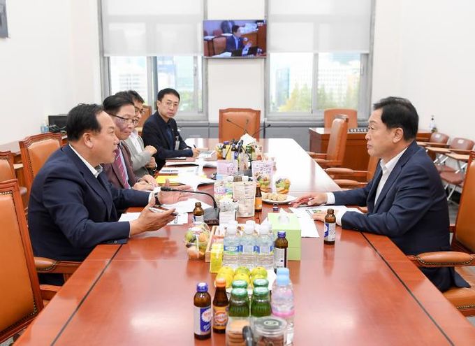 이권재 오산시장, 김선교 국민의힘 의원 찾아 농어촌공사 운암뜰지분 유상양도·서랑지 농진구역 해제 지원 요청