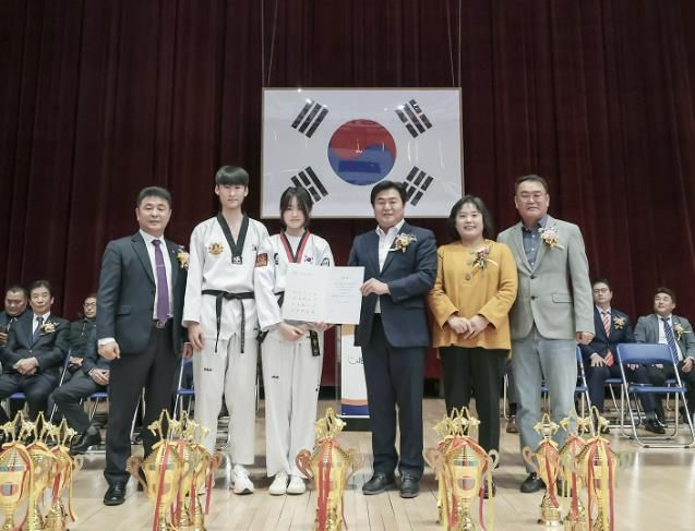 '2024 시흥시장기 태권도대회' 성료... 선수들 기량 뽐내