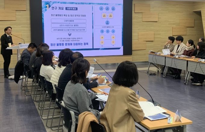 광명시는 17일 시청 중회의실에서 지역사회 청년과 외부 전문가, 시 관계부서 등 40여 명이 참여한 가운데 ‘청년정책 기본계획 수립 용역’ 최종보고회를 열었다.