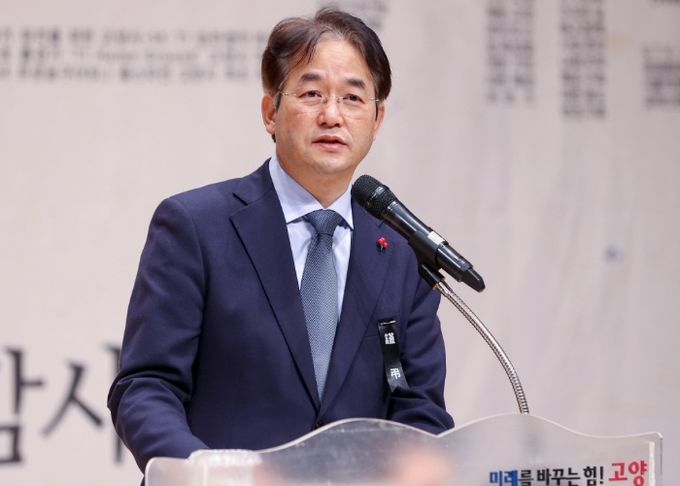 고양특례시 2024년 종무식에서 인사말 중인 이동환 고양특례시장