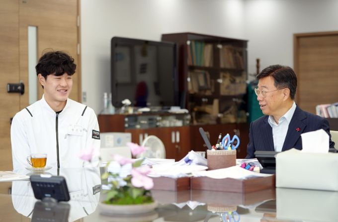 자립 준비청년 황건열 성남시청 필드하키팀 입단 축하 차담