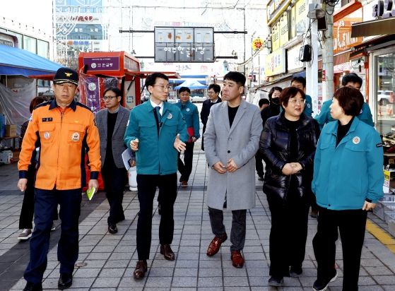 김성중 경기도 부지사, 설 앞두고 전통시장·요양시설·사회복지시설 방문 점검
