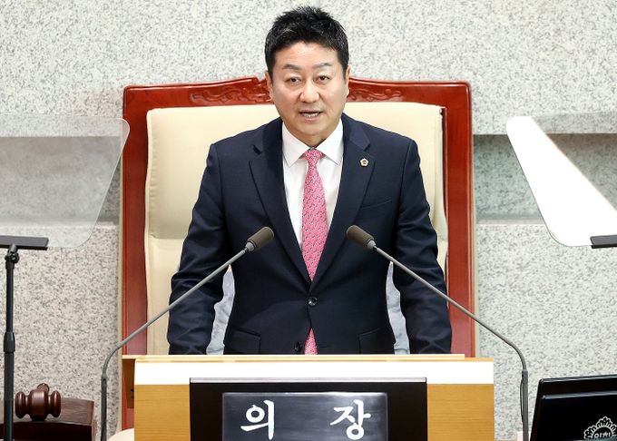 김진경 의장, 제382회 임시회 제1차 본회의 개회