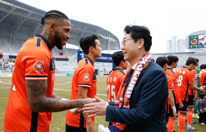 화성FC, 홈 개막전에서 충남아산FC와 1:1 무승부... 값진 승점 1점 획득, K리그2 적응하며 가능성 보여줘