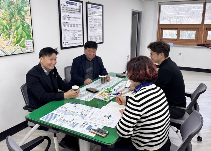 성기황 의원, 수리산도립공원 현장 방문…“흙향기 맨발길”점검