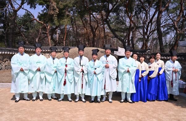 헌관 및 제관 단체사진