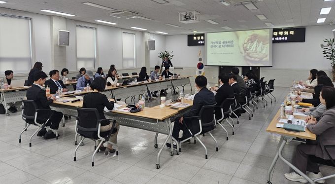화성특례시가 17일 봉담읍 행정복지센터에서 자살예방 공동대응 관계기관 대책회의를 개최했다.