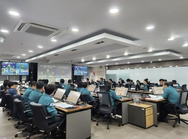 용인특례시는 18일 시청 재난안전상황실에서 여름철 자연재난 종합대책 점검회의를 진행했다)