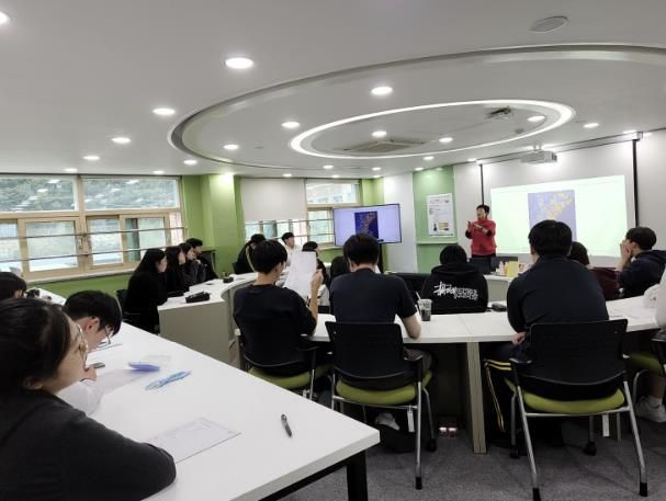 휴먼북 멘토링 프로그램 진행 모습