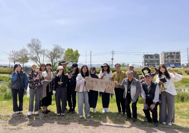 연필 한 자루로 그린 자연, 안성시 미양작은도서관 '연필산책가'와 함께 쓰담걷기(플로킹)와 생태 기록