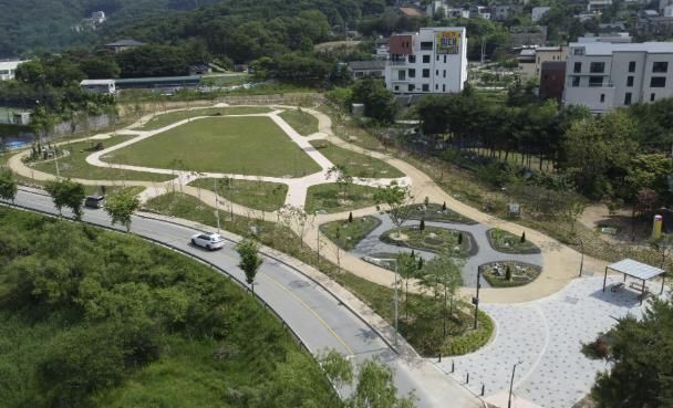 고기근린공원 잔디광장