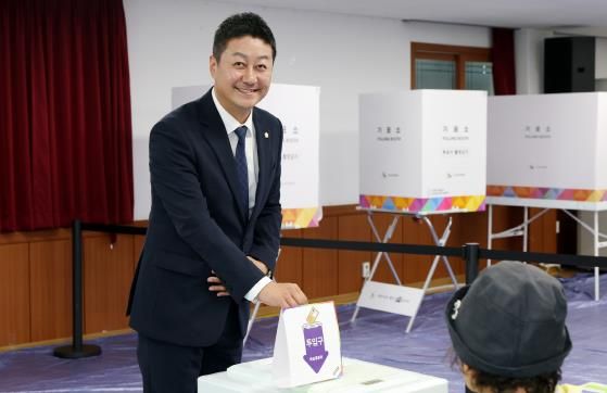 경기도의회 김진경 의장, 29일 21대 대통령 선거 사전투표 실시…의회사무처 직원 투표 참여 위한 공가 사용도 인정키로