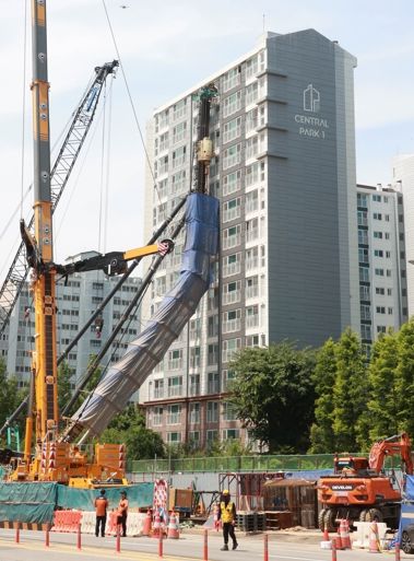 이상일 시장 서천동 크레인 전도 현장방문