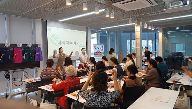 평택시, 한 땀 한 땀 손바느질로 완성하는 '임금님 만나러 가는 길' 바느질 부대 운영