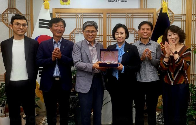 정윤경 부의장, “친환경 농축산물 학교급식 지속돼야...” 道친환경농업인연합회와 정담회 개최
