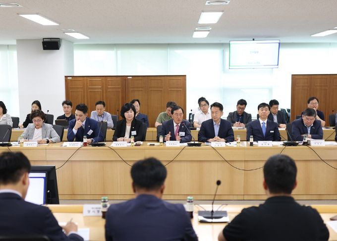 경기도의회 미래과학협력위원회, '생성형 AI 플랫폼 구축사업' 상생협력 공동선언 및 착수 보고회 참석