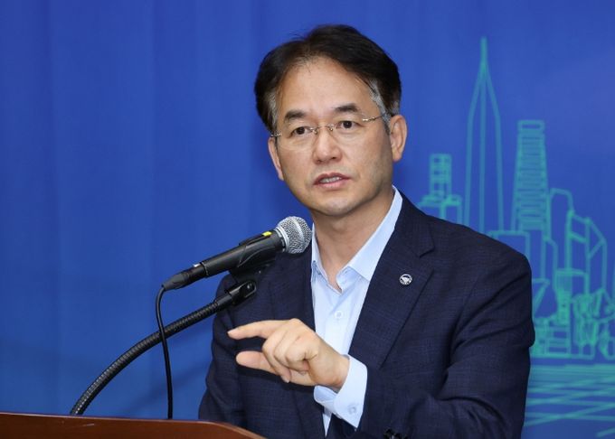 ‘2040년 도시기본계획 시민계획단’ 발대식에서 인사말 중인 이동환 고양특례시장