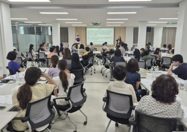연성동 행정복지센터 회의실에서 열린 ‘2026년 동 마을건강복지계획’ 수립을 위한 교육 현장