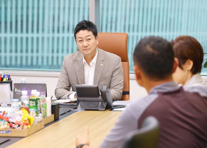 김진경 의장, 시흥 의용소방대장단과 지역안전 협력방안 논의