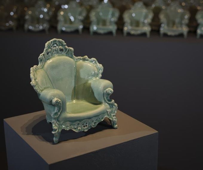 알레산드로 멘디니, 108번뇌, 2009, 청자토, 청자유, 22x16x21cm, 경기도자미술관 소장