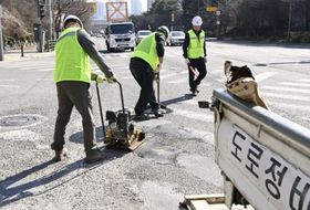 수원특례시, 봄 맞아 도시 곳곳 대청소