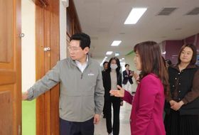 이상일 용인특례시장, 한빛초 등굣길 교통지도봉사·현장 점검 진행